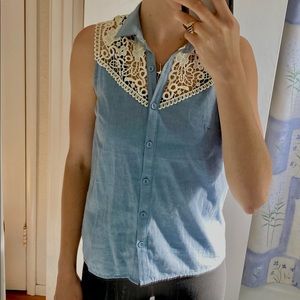 Sleeveless button up top